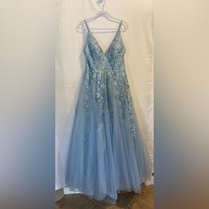 New Unaltered Ellie Wilde Prom/Grad Dress - size 14